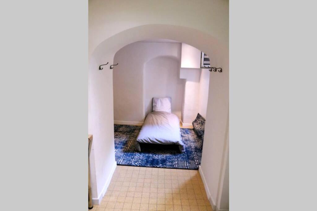 Charming And Modern Cave In The Heart Of The Port Apartment Nice Bagian luar foto